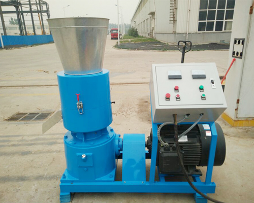 大中型牛羊飼料顆粒機(jī)械400型客戶現(xiàn)場試機(jī)試頻